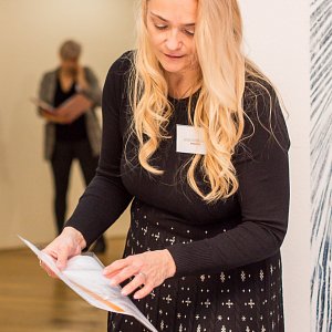 Zástupkyně organizace SPONDEA u registrace